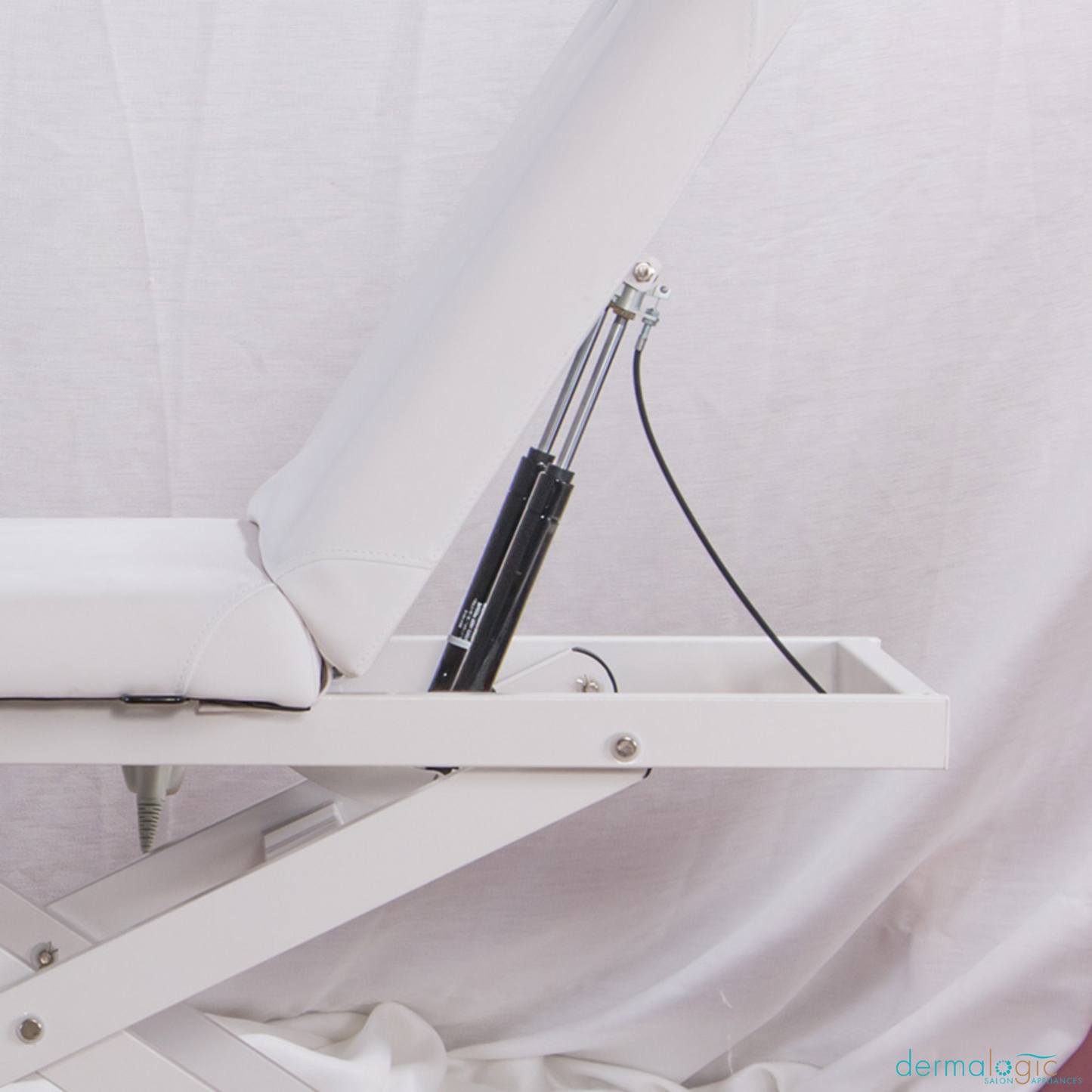 Lazio Electric Spa Treatment Table / 1 motors